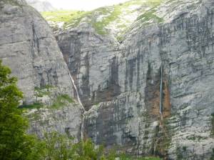 Водопады горы Фишт